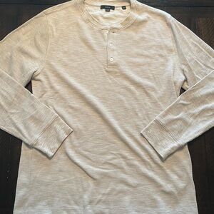 NWOT VINCE HENLEY SIZE XL NEVER WORN